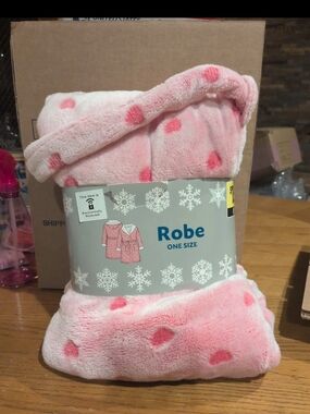 Woman's Pink Plush Fleece Hooded Robe Faux Fur Pink W/Hearts - One Size